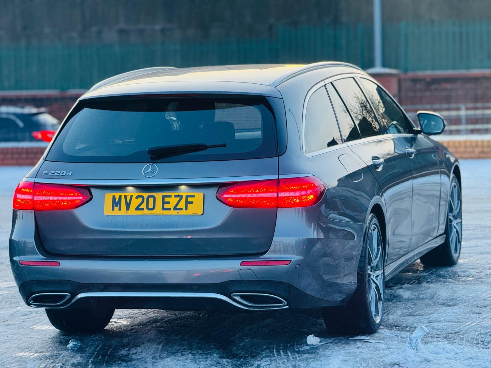 Mercedes-Benz E-Class Estate - photo 1